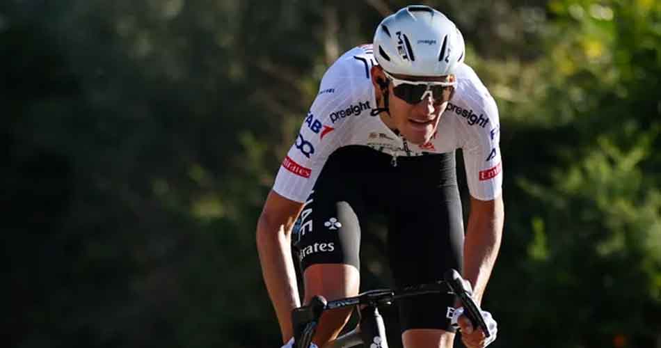 Jan Christen festeggia la sua prima vittoria da professionista nella 2ª tappa del Giro d'Abruzzo