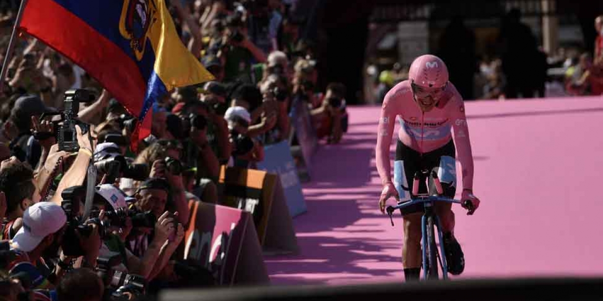 Carapaz vince il Giro d'Italia 102, a Chad Haga la crono finale di Verona