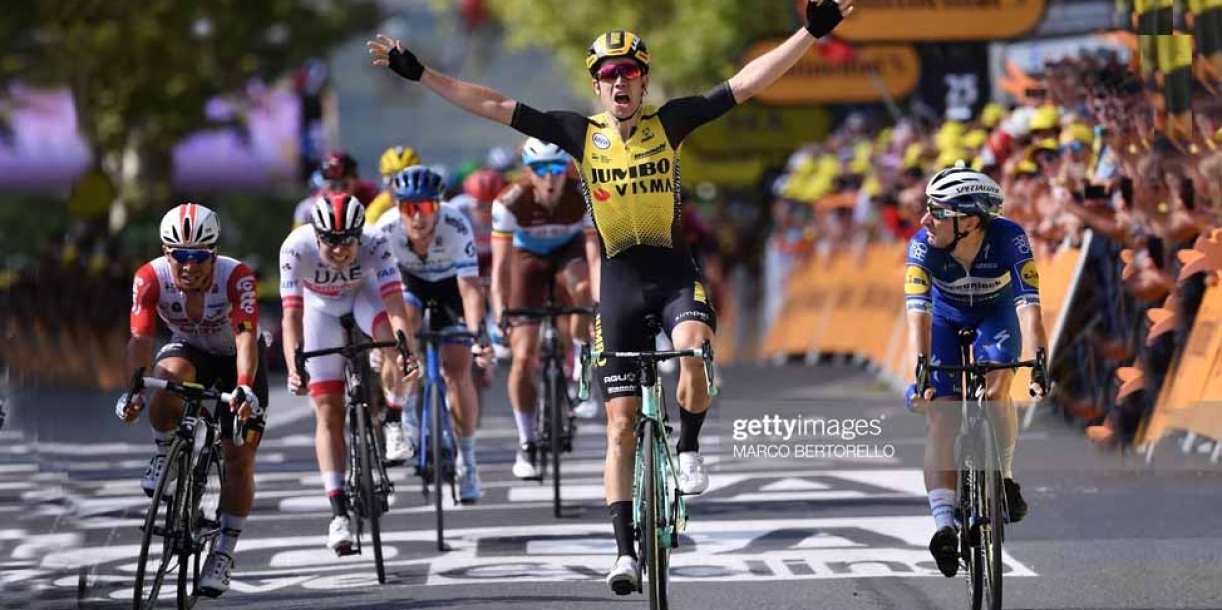 Tour de France: Van Aert brucia Viviani
