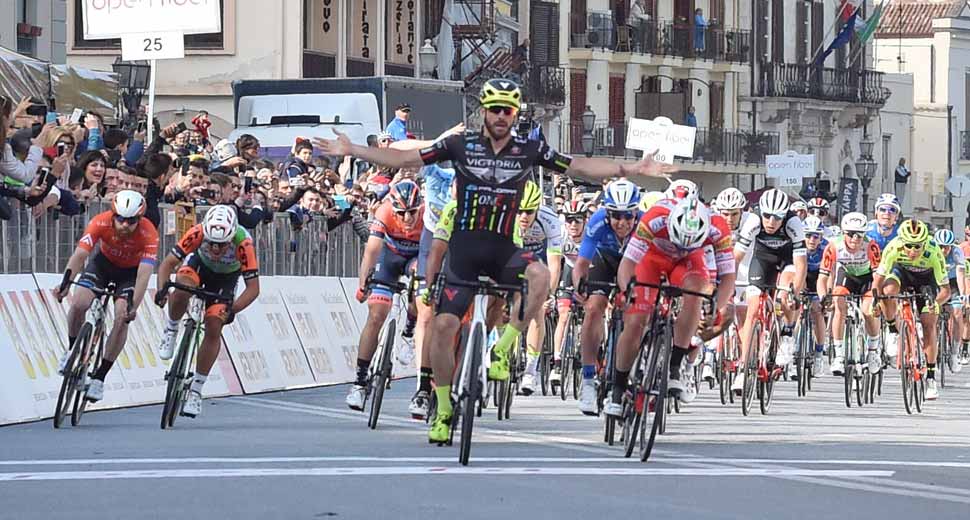 Super sprint vincente di Stacchiotti nella prima tappa de Il Giro di Sicilia
