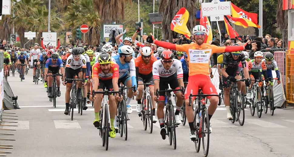 Giro di Sicilia: Manuel Belletti vince la seconda tappa e indossa la maglia di leader