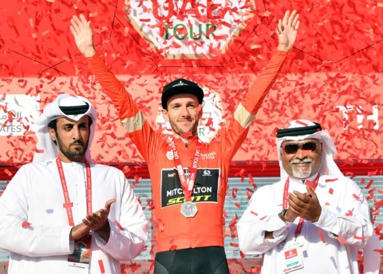 Tour degli Emirati Arabi Uniti: Adam Yates vince tappa e maglia