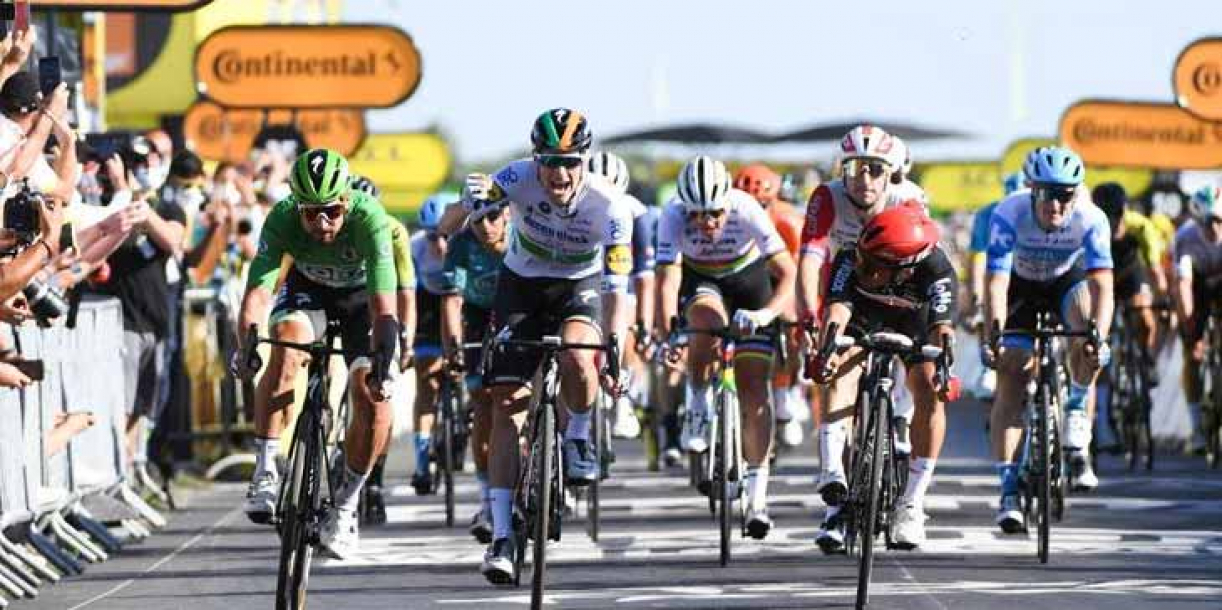 Tour de France: San Bennet brucia Caleb Ewan e Peter Sagan, poi Elia Viviani
